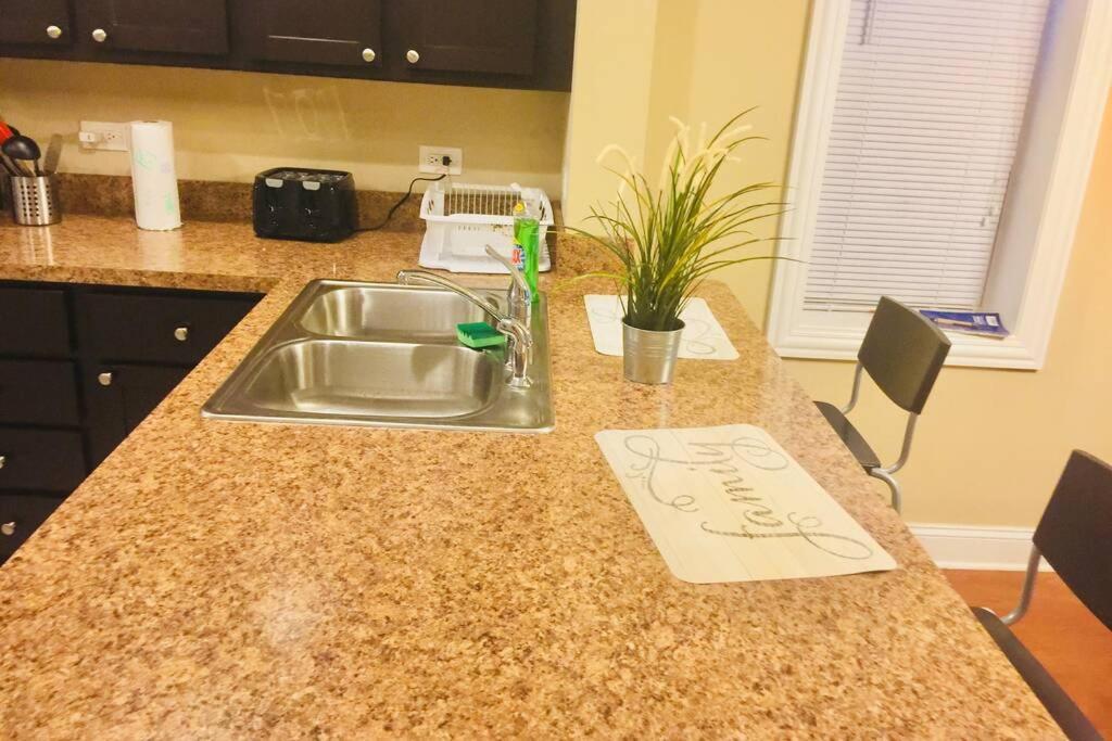Entire Modern 2 Bedroom Apartment 芝加哥 外观 照片